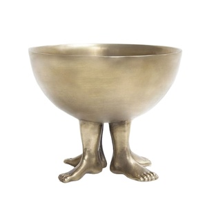 Conception en forme de jambe debout humaine bol de service de fruits fantaisie décoratif coulée d'aluminium doré antique - Product Image 1