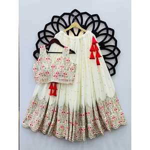 Hermoso Lehenga Choli con trabajo de secuencia de bordado pesado completo Otros accesorios étnicos - Product Image 2