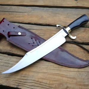 Cuchillo Bowie de Hoja Fija de Acero de Damasco con Punta Clip, Guarda de Latón Pulido, Mango Negro y Funda de Cuero, Personalizable OEM, ¡Venta Caliente! - Product Image 5