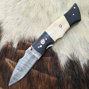 Couteau de poche pliant artisanal en acier inoxydable, très tendance, avec étui en cuir pour camping en extérieur, lame de qualité industrielle à pointe tombante, idéal pour l'EDC - Product Image 1