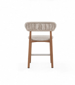 Chaise de bar en rotin de style européen moderne avec structure en bois naturel pour salon, table de bar et intérieur minimaliste. - Product Image 2