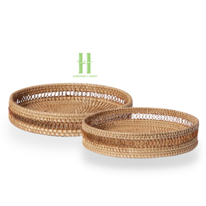 Bandeja Decorativa para Servir Alimentos, Tejida a Mano con Mimbre y Madreperla Natural, Ecológica, Duradera, Hecha en Vietnam - Product Image 1