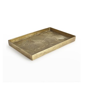 Bandeja Rectangular de Latón con Diseño de Hojas y Acabado Metálico Decorativo para Uso Doméstico - Product Image 1