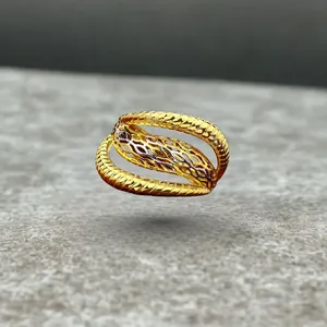 แหวนทองคำ 22k สองสี | แหวนทองคำลายฉลุสุดหรูสำหรับผู้หญิง |   เหมาะสำหรับงานแต่งงาน งานเลี้ยง และของขวัญ - Product Image 3