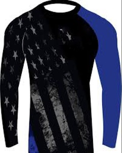 Rashguard Homme Personnalisé Premium OEM en Tissu Doux et Lisse pour Entraînement Quotidien – Coupe Confortable, Tissu Élégant et Durable – Vente en Gros - Product Image 1