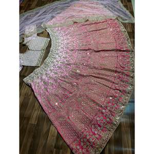 ชุดพรหมออกแบบชุดปาร์ตี้สวม lehenga choli กับลำดับการทำงาน - Product Image 4