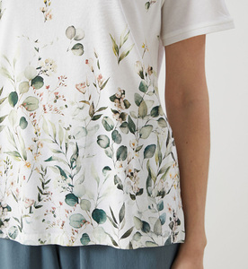 Camiseta Urbana Transpirable Sublimada con Diseño Gráfico Mixto para Marca de Ropa Urbana Americana de Moda - Product Image 3