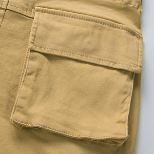 Couleurs olive authentiques vintage et poches à rabat boutonnées, inspirées de l'équipement classique des parachutistes. - Product Image 5