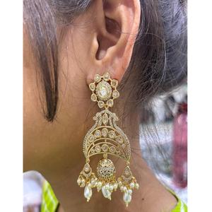 ต่างหูประดับเพชรซิร์คอนคุณภาพดีเยี่ยม ดีไซน์หรูหรา สีทอง เหมาะสำหรับผู้หญิงและเด็กผู้หญิง สำหรับใส่ในงานกลางคืน หรืองานปาร์ตี้ - Product Image 1