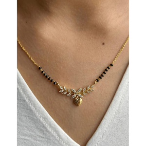 OM สร้อยคอ mangalutra ประดับลูกปัดสีดำสำหรับสตูดิโอแฟชั่นผู้หญิงจี้คริสตัลรูปใบไม้ - Product Image 1