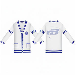 เสื้อคาร์ดิแกนไหมพรมอะคริลิคคอวีทรงยาวของชมรมเดลต้า ซิกมา ทีต้า (DST) สีน้ำเงินรอยัล แต่งสีขาว พร้อมลวดลายเสื้อชิคาโก - Product Image 3