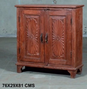 La Mejor Colección de Gabinetes de Madera Tallados con Motivos Solares, Arte Antiguo del Himalaya - Product Image 1