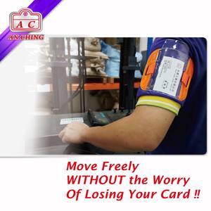 Bracelet réfléchissant en PVC AC025, porte-carte d'identité - Product Image 4