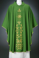 Chasuble de Prêtre en Polyester de Haute Qualité avec Étole Brodée à la Machine – Vêtement Catholique Élégant pour Évêque et Clergé