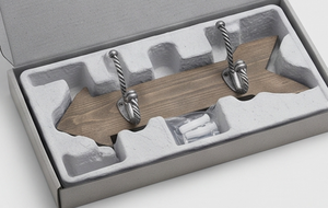 Gancho de pared premium con forma de flecha, diseño pulido de madera y metal, perfecto para decoración elegante del hogar y soluciones de almacenamiento de llaves. - Product Image 4