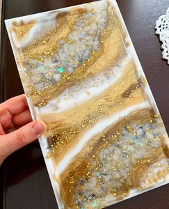 ถาดหินอาเกตทรงจีโอดสีทอง: ถาดตกแต่ง, ถาดเรซิ่น, หินควอตซ์, ถาดใส่เครื่องสำอาง, ถาดใส่ผลิตภัณฑ์บำรุงผิว, ของตกแต่งบ้านสุดหรู, จีโอดสีทอง, Go - Product Image 1