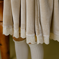 Ensemble de robes pour bébé 2 pièces chemise et jupe velours style doux robe de demoiselle d'honneur enfants broderie à la main à manches longues perles-Mila
