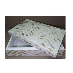 Boîte à bijoux artisanale personnalisée en nacre et incrustation d'os Solution de rangement de luxe pour bagues, colliers, bracelets et cadeaux - Product Image 1