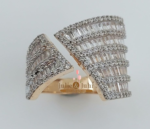 Anillo de Oro Brillante de 22 Quilates Hecho a Mano de Lujo para Mujer, Diseñado para Bodas, Compromisos, Eventos Festivos y Ocasiones Especiales - Product Image 1