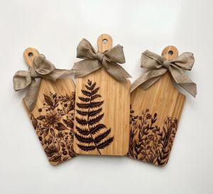Planche à découper en bois d'acacia naturel de qualité supérieure, grande planche à découper pour la viande, les légumes, les fruits, avec rainure pour les jus, écologique - Product Image 1