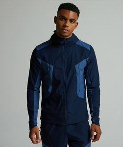 ชุดวอร์มกันลมแบบลำลองสำหรับผู้ชาย OEM คุณภาพสูง ผลิตตามสั่ง ทำจากไนลอน 100% พร้อมโลโก้สะท้อนแสง ไซส์ใหญ่พิเศษ เหมาะสำหรับการฝึกซ้อม - Product Image 1