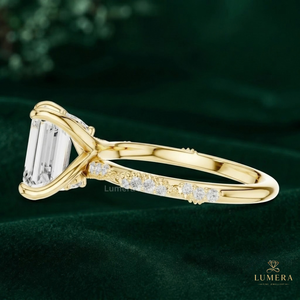 Anillo de Diamante con Corte Esmeralda Vintage, Clásico con Cuatro Puntas, Banda Floral Tallada a Mano con Detalle de Borde Milgrain, Joyería Fina Única - Product Image 4