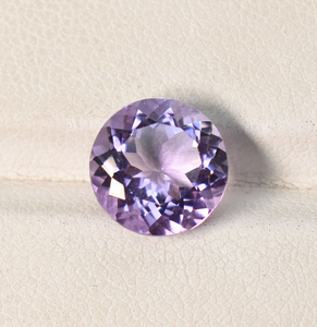 Améthyste lavande violet clair créée en laboratoire Pierre précieuse taillée à facettes Toutes tailles calibrées disponibles Bijoux en vrac - Product Image 1