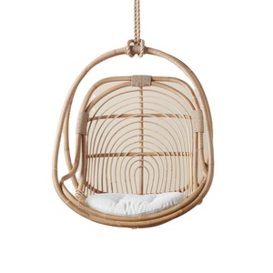 เก้าอี้หวายแขวนทำมือแบบเป็นมิตรกับสิ่งแวดล้อมพร้อมเบาะรองนั่งสำหรับพื้นที่พักผ่อนในร่ม  สินค้ามาใหม่ ขายส่งจากผู้ผลิตในเวียดนาม - Product Image 1