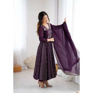 Impresionante vestido Anarkali con elegante secuencia de bordado para vestidos - Product Image 5