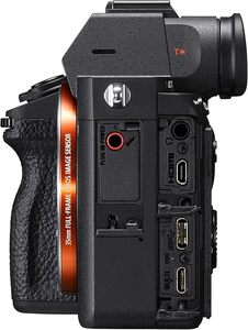 Appareil photo hybride plein format 7IV avec cache-webcam - Product Image 1
