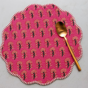 Set de table personnalisable en coton imprimé floral rose réversible, matelassé, fin, lavable en machine, multi-formes, style Rajasthan - Product Image 1