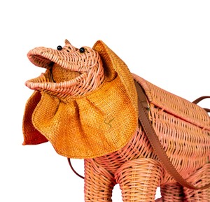 Panier de rangement en rotin en forme de lézard à col volanté, panier cadeau unique en forme de reptile, boîte décorative en osier avec sangle flexible - Product Image 5