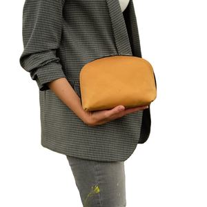 Bolsa de Cosméticos Impermeable y Ecológica de Cuero con Cierre de Cremallera para Mujer, Bolsa de Maquillaje Pequeña y Compacta para Viajes - Product Image 1