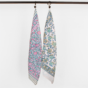 Hermoso Pañuelo Cuadrado de Algodón Estampado a Mano para Mujer, con Diseño Floral Multicolor, Estilo Boho - Product Image 5