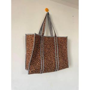 Sac fourre-tout en toile à imprimé léopard CRAFT HACKLE avec bordure rayée, fermeture ouverte, pour le shopping, toutes saisons, style tendance - Product Image 5