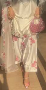 Conjunto de traje salwar Farshi de satén japonés pesado con bordado y dupatta de seda organza, top de diseñador pesado y salwar Farshi con dupatta - Product Image 3