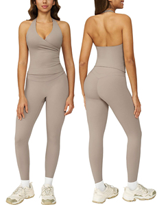 Ensemble de yoga sans couture 2 pièces : haut court taille haute et leggings, couleur unie, design torsadé, col halter, tenue de sport pour femme - Product Image 1