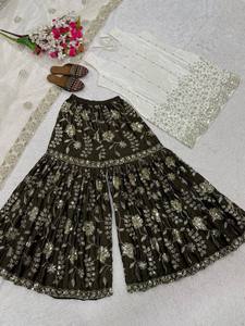 Ensemble Sharara vert en Faux Georgette avec sequins Zardosi brodés et imprimé numérique, avec Dupatta, pour femme, idéal pour mariages indiens d'hiver, fêtes et festivals - Product Image 4
