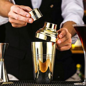 Shaker à cocktails Cobbler en acier inoxydable coloré de 510 ml (17 oz) avec passoire intégrée, ensemble de 3 pièces pour barman - Product Image 3