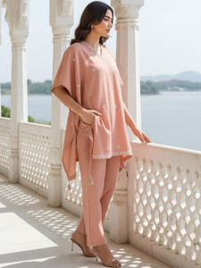 Ensemble Kurti et pantalon mi-long en soie pêche à séchage rapide pour femme, avec broderie, coupe classique, tenue décontractée, style été Inde Pakistan - Product Image 5