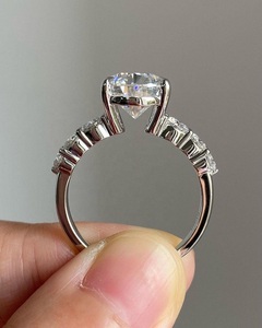 Bague de fiançailles en diamant Moissanite VVS de qualité supérieure, bijoux fins de luxe pour proposition de mariage, anniversaire et mariée - Product Image 4