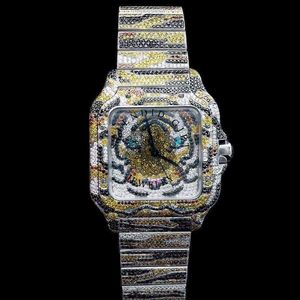 Montre en diamant avec boîtier rond, cadran en cristal saphir, mouvement à quartz ETA, bracelet en moissanite, style luxueux pour homme, résistante à l'eau jusqu'à 10 m - Product Image 6
