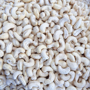 เม็ดมะม่วงหิมพานต์ ซานติโก นัทส์ เคอร์เนลส์  ได้รับการรับรองมาตรฐาน ISO และ HACCP คาจู บาดัม - Product Image 1