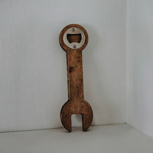 Nouvel ensemble de 3 décapsuleurs en bois originaux : Scie, clé et marteau pour une innovation de barware durable et pétillante - Product Image 3