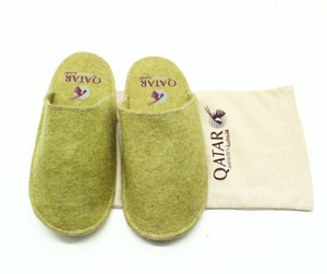 Pantuflas de Hotel Hechas a Mano de Fieltro de Lana, Diseño Abierto, Ecológicas, Cómodas, con Plantilla de Cuero, Estilo Aerolínea - Product Image 1