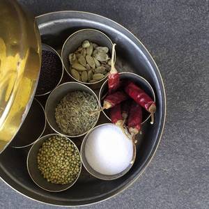 Boîte à épices Masala Dabba en acier inoxydable de qualité supérieure, couvercle traditionnel en métal, récipient de rangement pour épices, organisateur d'assaisonnements de cuisine - Product Image 6