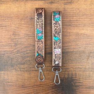 New Customized Wristlet Genuine Tooled Leather Keychain <b>Home</b> <b>Key</b> <b>Holder</b> Metal Heart Design Concho Promotional Gift for Unisex - Product Image 6