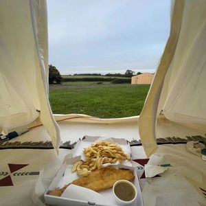 Tenda a Campana da 3m (9.85ft) per 4 Stagioni, Tenda Glamping in Tela Resistente con Palo in Alluminio per Campeggio Familiare ed Escursionismo, Disponibile in Camo - Product Image 4