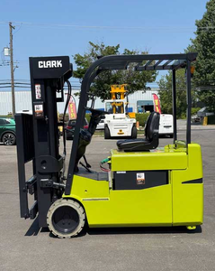 Montacargas Eléctrico de 3 Ruedas y 5000 lb con Asiento, ClarkTMX25, Listo para Envío - Product Image 4