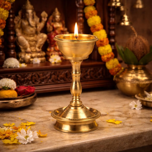 Lampe à huile traditionnelle en laiton Udupi Nanda Bowl Diya pour la Puja, Diwali, les mariages et la décoration religieuse hindoue - Product Image 6